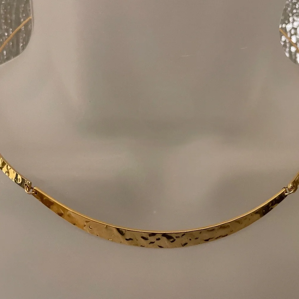 NWOT,  Gold Plated Hammered Collar Statement Necklace, UNIQUE 3-piece design. - Picture 2 of 6